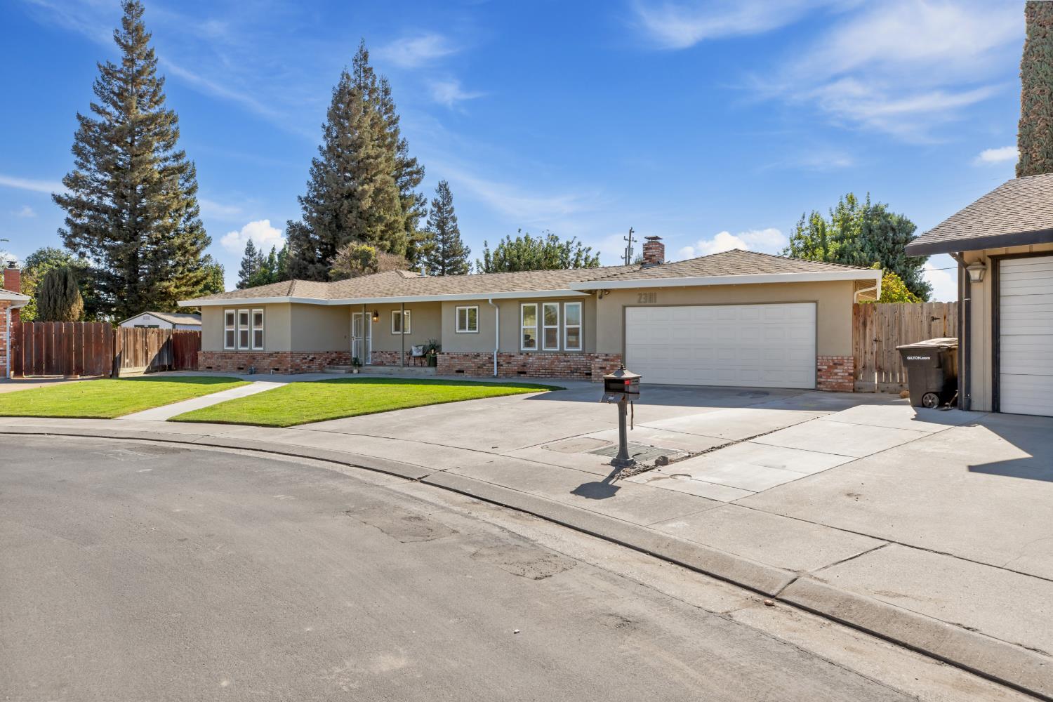 2301 Jordanollo St, Escalon, CA 95320