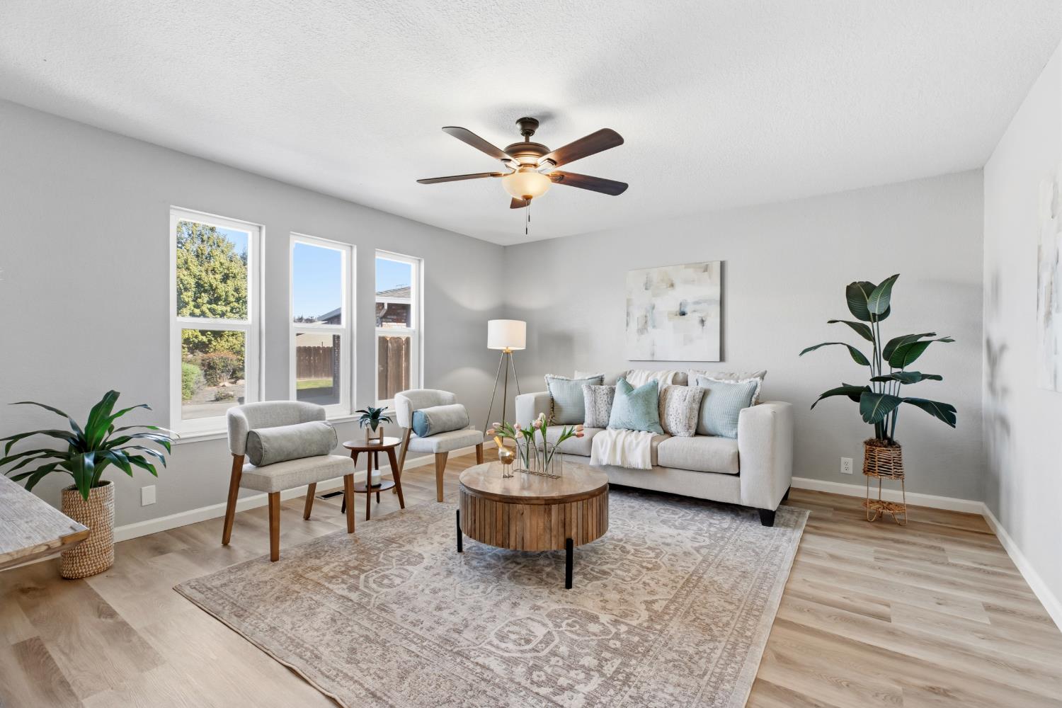 2301 Jordanollo St, Escalon, CA 95320