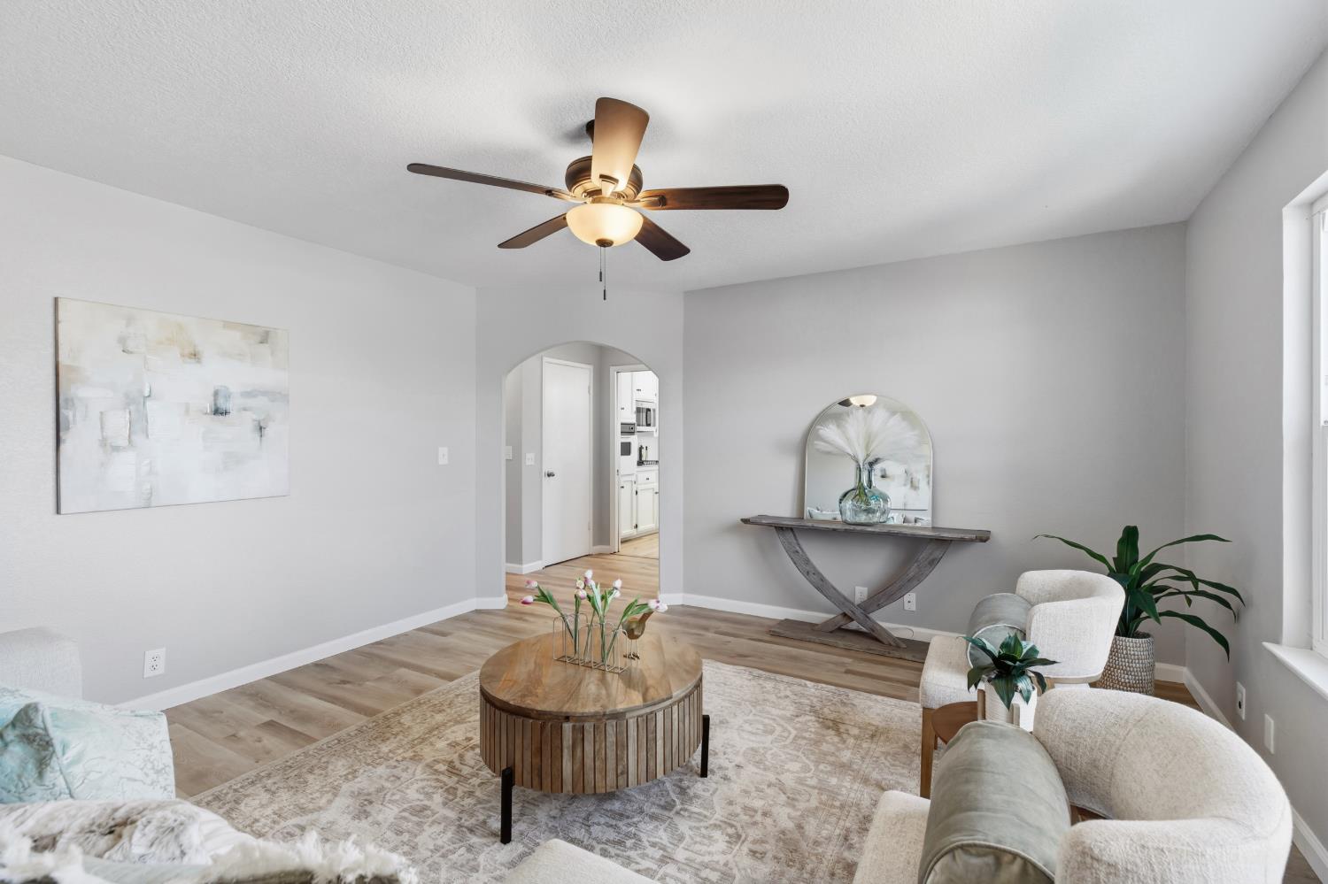 2301 Jordanollo St, Escalon, CA 95320