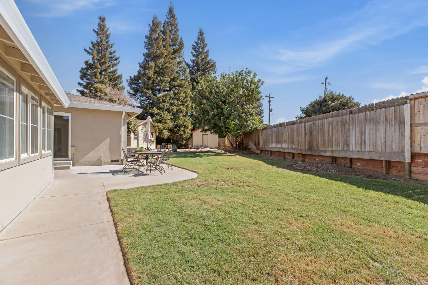 2301 Jordanollo St, Escalon, CA 95320