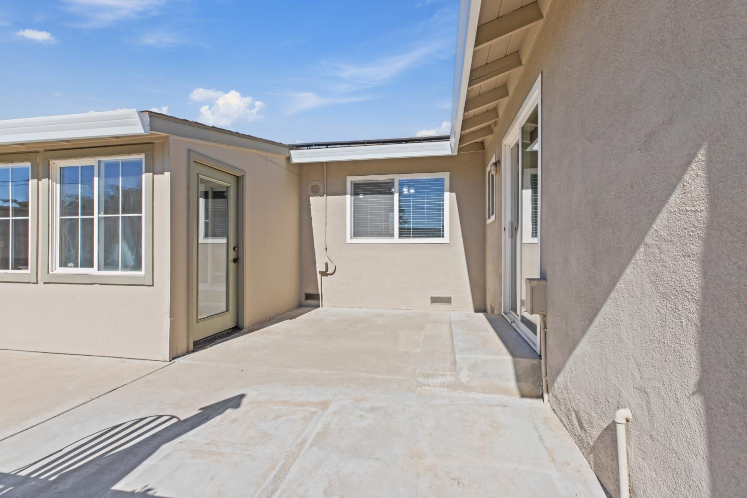 2301 Jordanollo St, Escalon, CA 95320