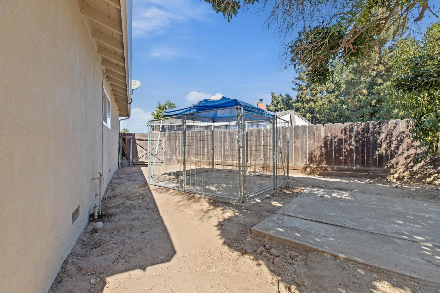 2301 Jordanollo St, Escalon, CA 95320