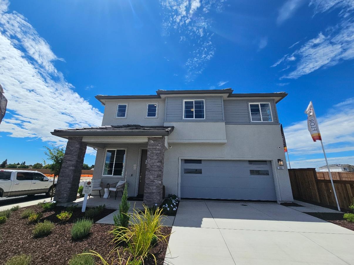 2801 Dapple Dr, Oakdale, CA 95361