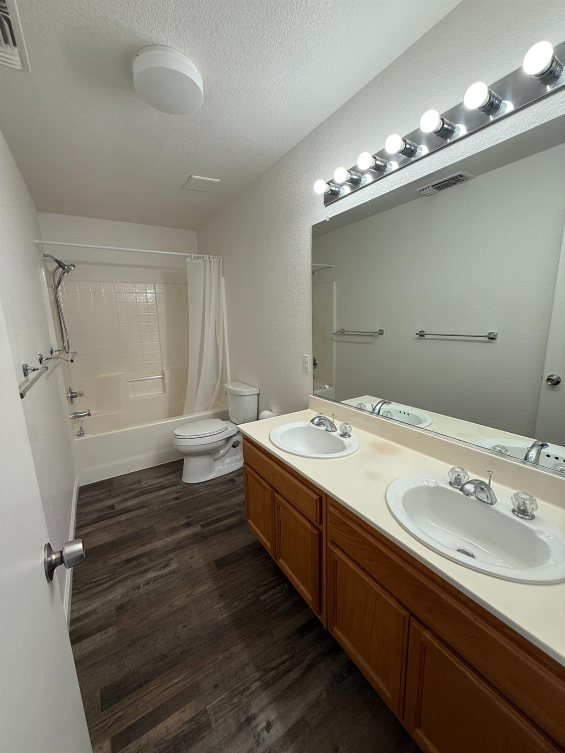 3341 Cardinal Flower Ave, Modesto, CA 95355