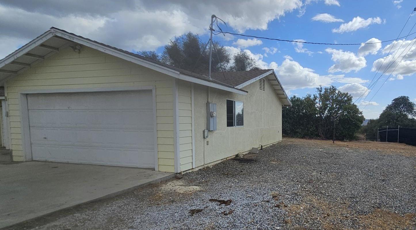 46330 Van Teri Rd, Coarsegold, CA 93614