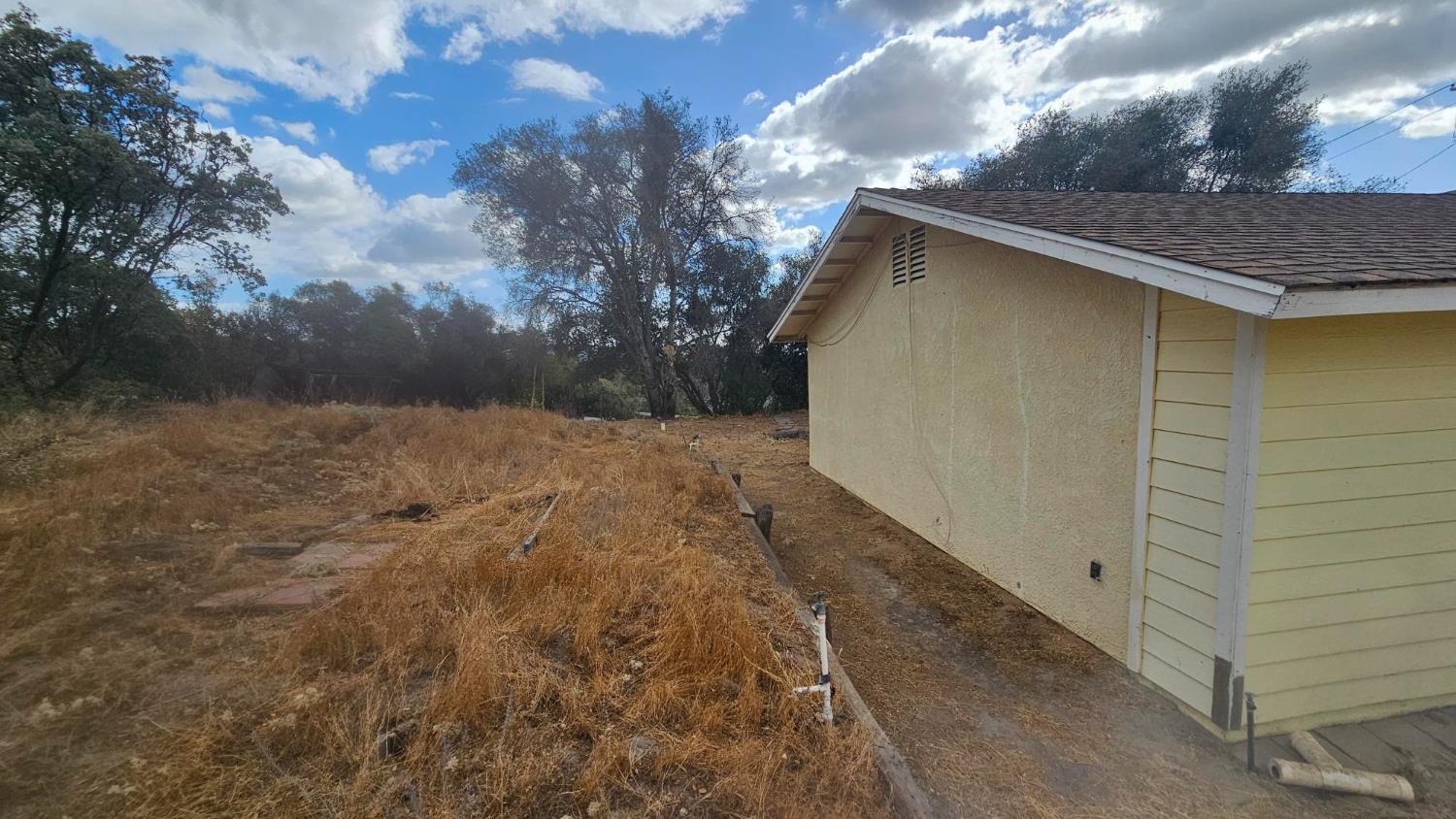 46330 Van Teri Rd, Coarsegold, CA 93614