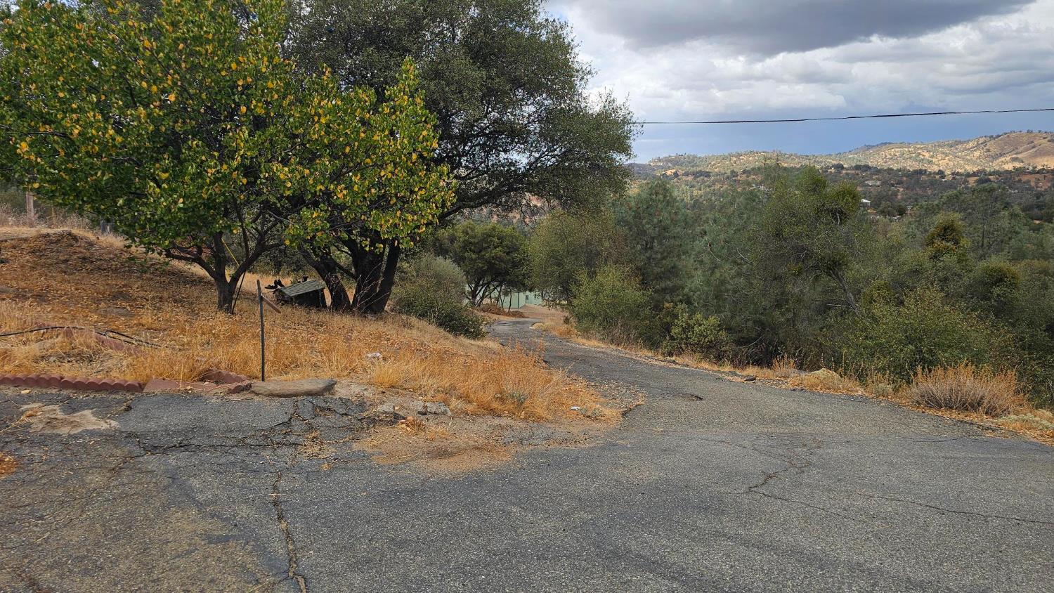 46330 Van Teri Rd, Coarsegold, CA 93614