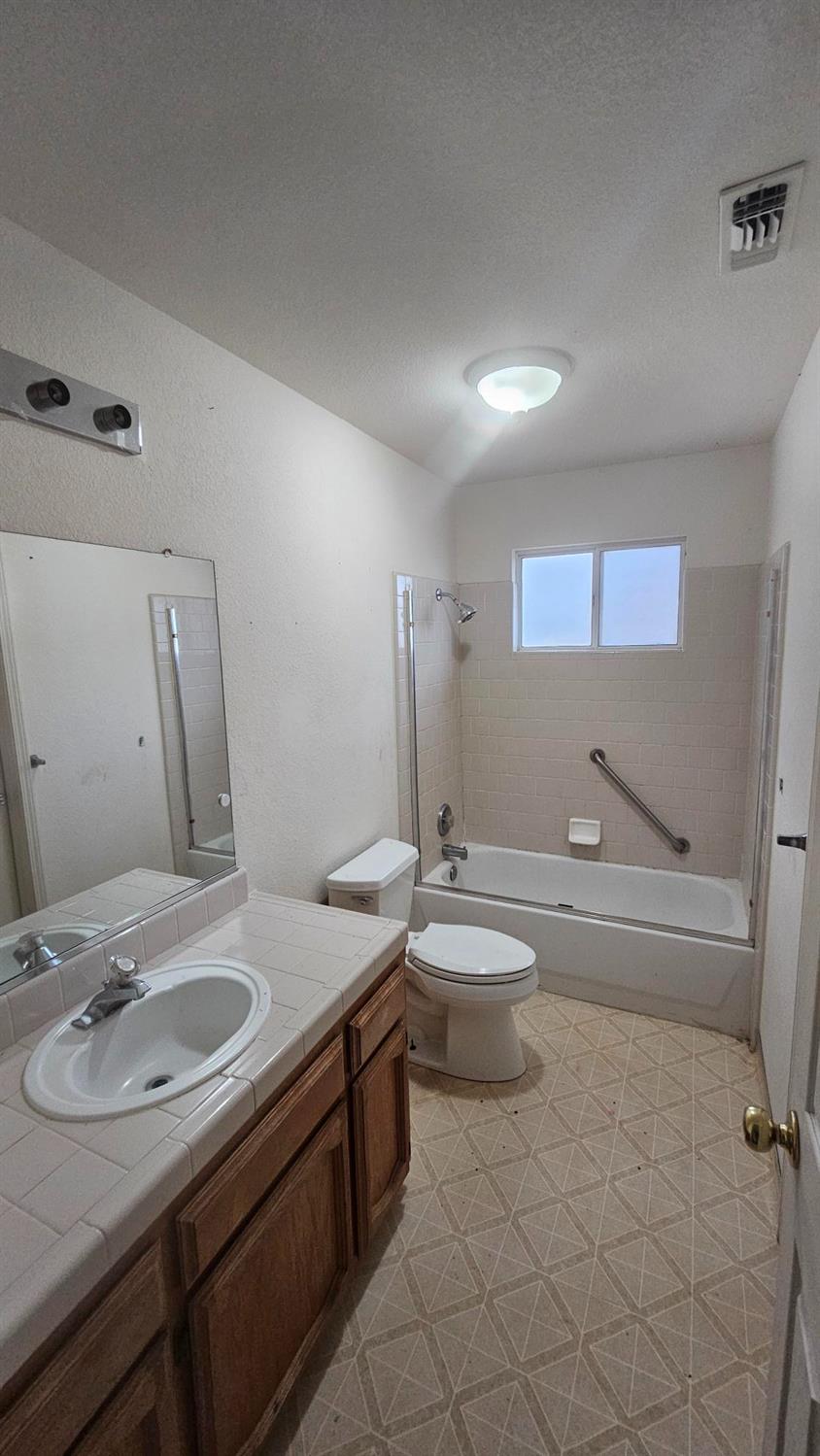46330 Van Teri Rd, Coarsegold, CA 93614