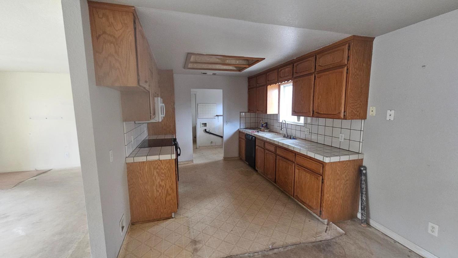 46330 Van Teri Rd, Coarsegold, CA 93614