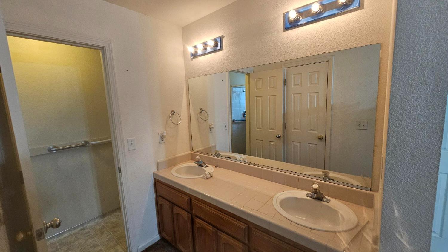 46330 Van Teri Rd, Coarsegold, CA 93614