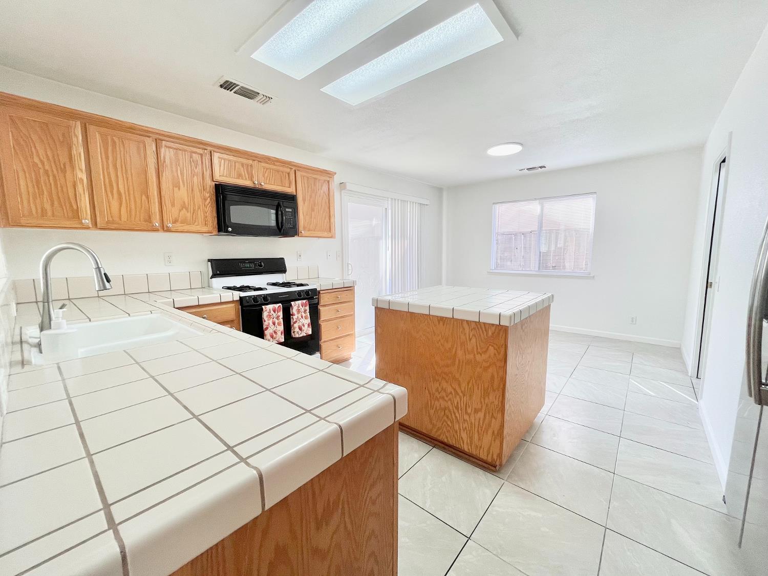 4204 Evolution Way, Modesto, CA 95356