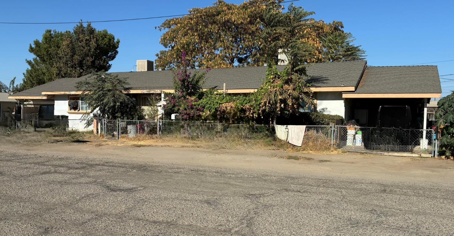 405 S 1st St, Chowchilla, CA 93610
