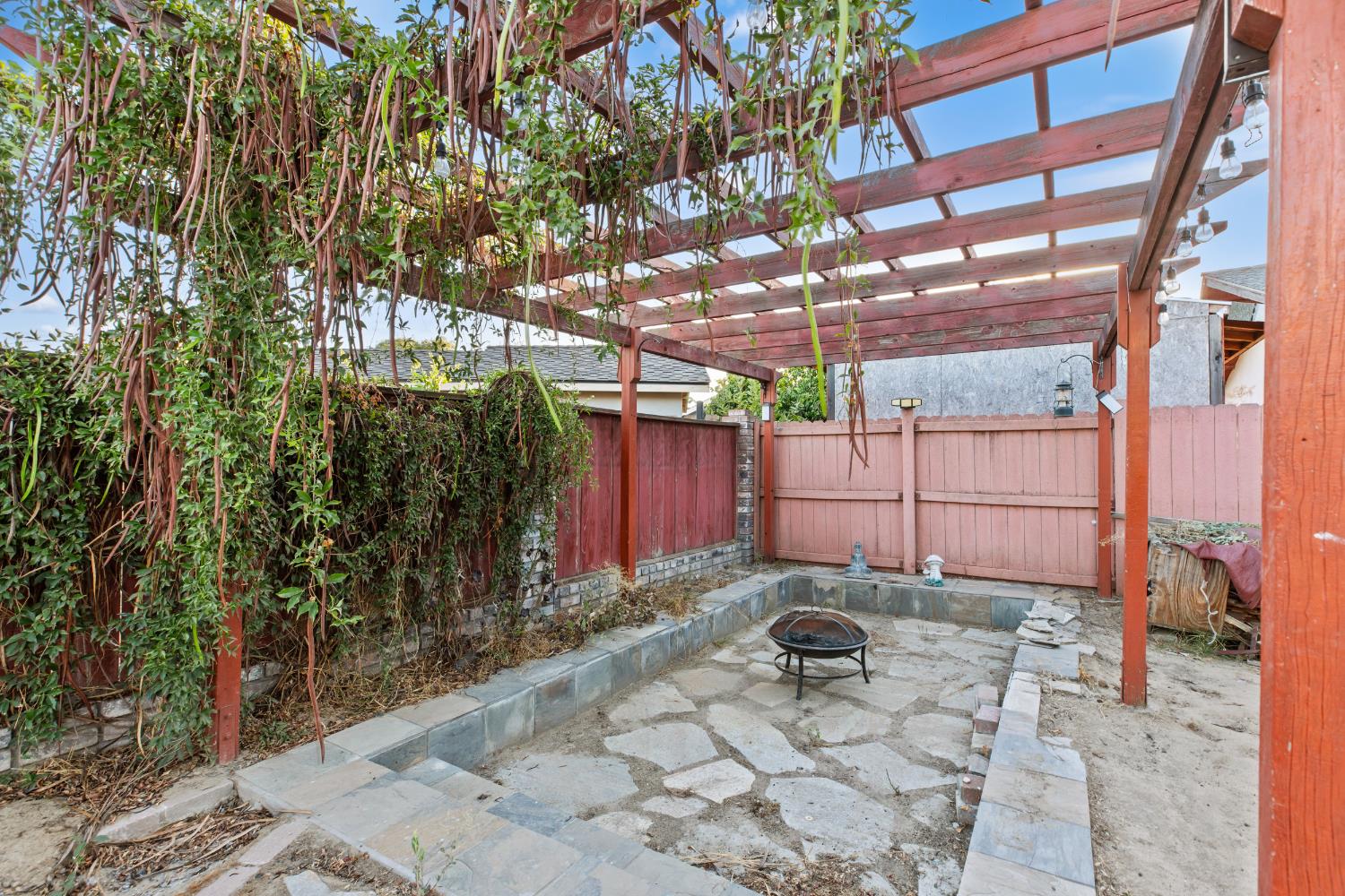 2332 Northridge Dr, Modesto, CA 95350