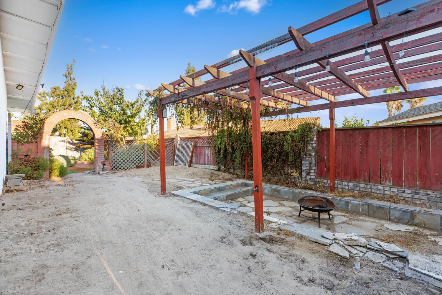 2332 Northridge Dr, Modesto, CA 95350