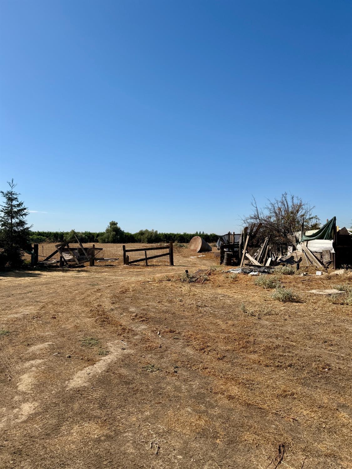 931 E LIST AVE, Exeter, CA 93221