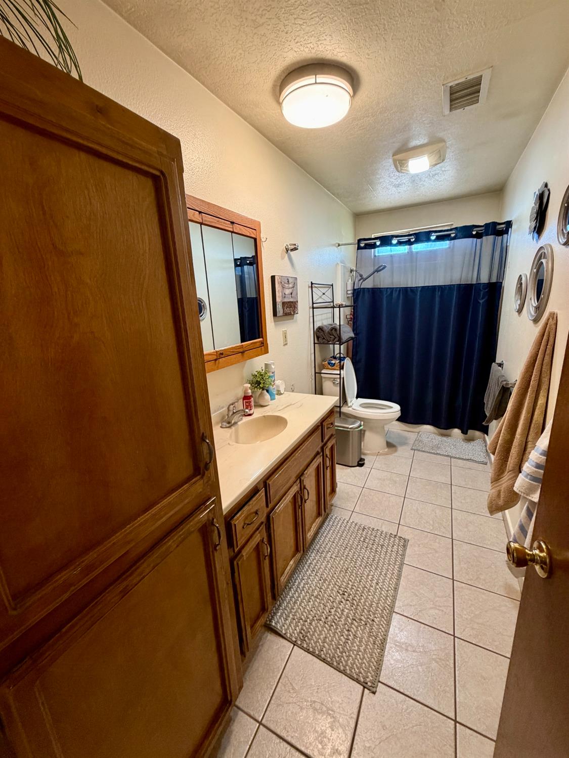 931 E LIST AVE, Exeter, CA 93221