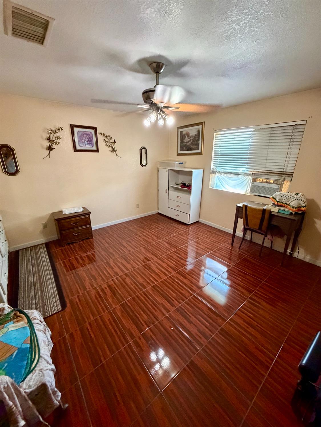 931 E LIST AVE, Exeter, CA 93221
