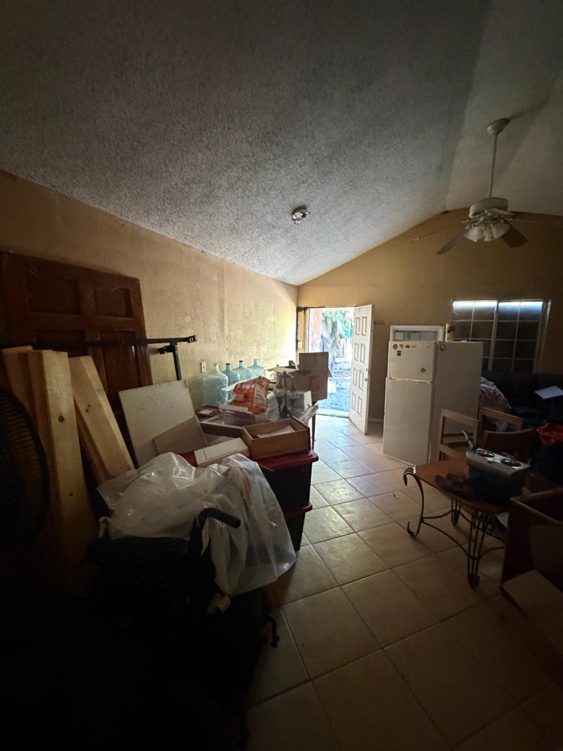 931 E LIST AVE, Exeter, CA 93221