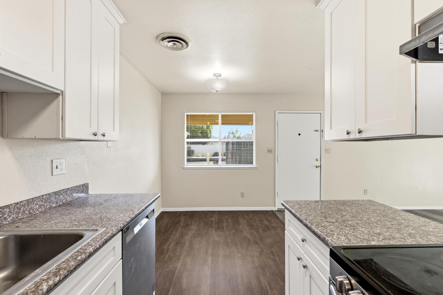3316 Sherwood Ave #36, Modesto, CA 95350