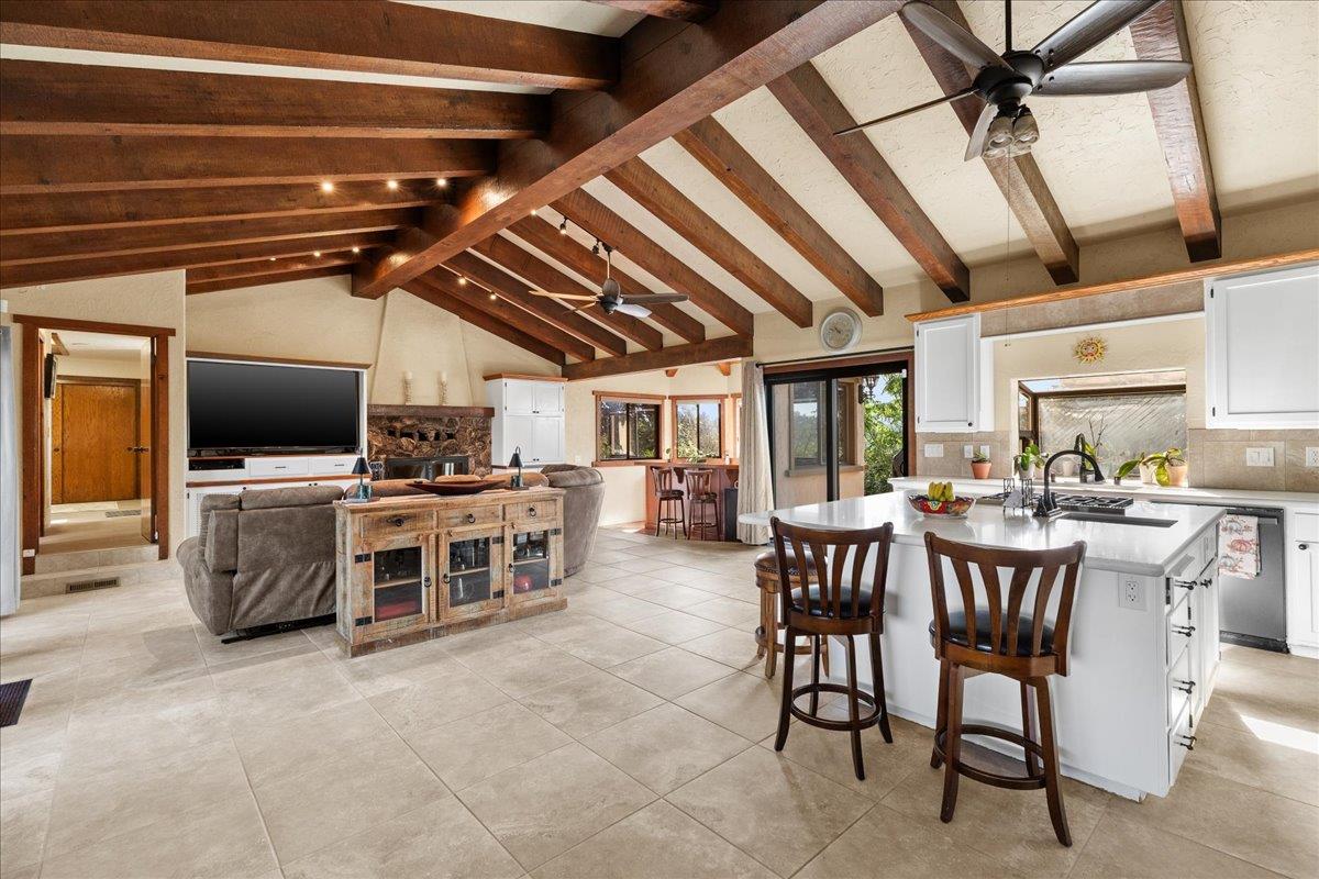 10722 Rawles Rd, Oakdale, CA 95361