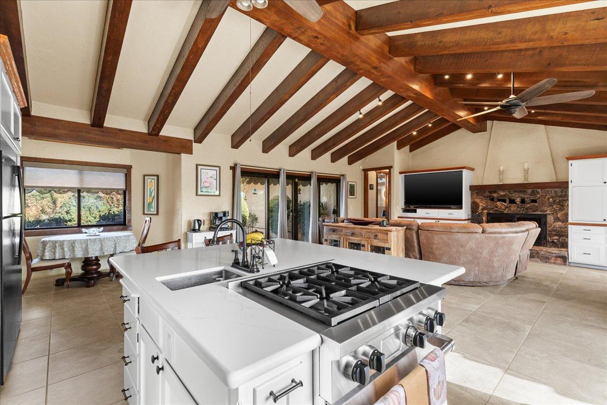 10722 Rawles Rd, Oakdale, CA 95361