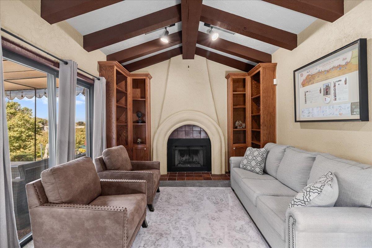 10722 Rawles Rd, Oakdale, CA 95361