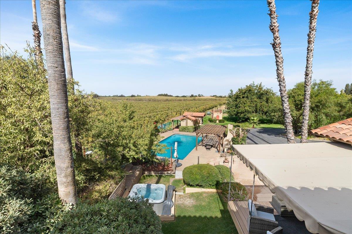 10722 Rawles Rd, Oakdale, CA 95361