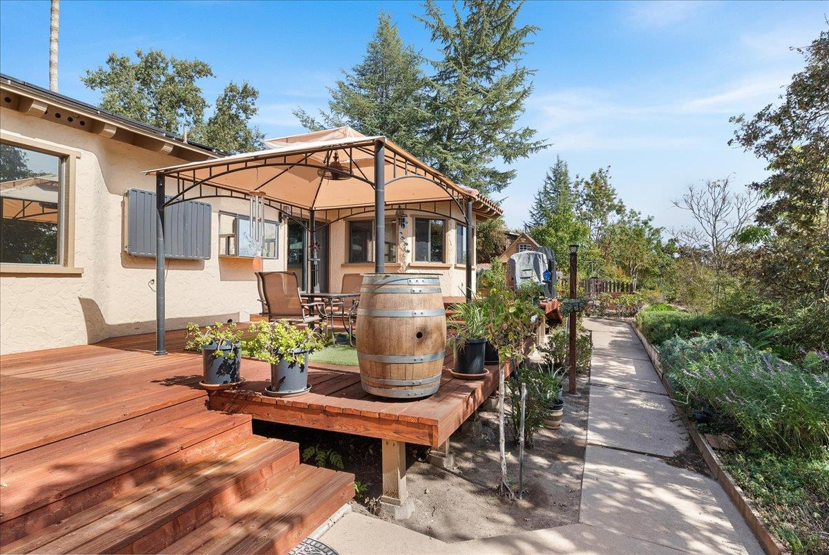 10722 Rawles Rd, Oakdale, CA 95361