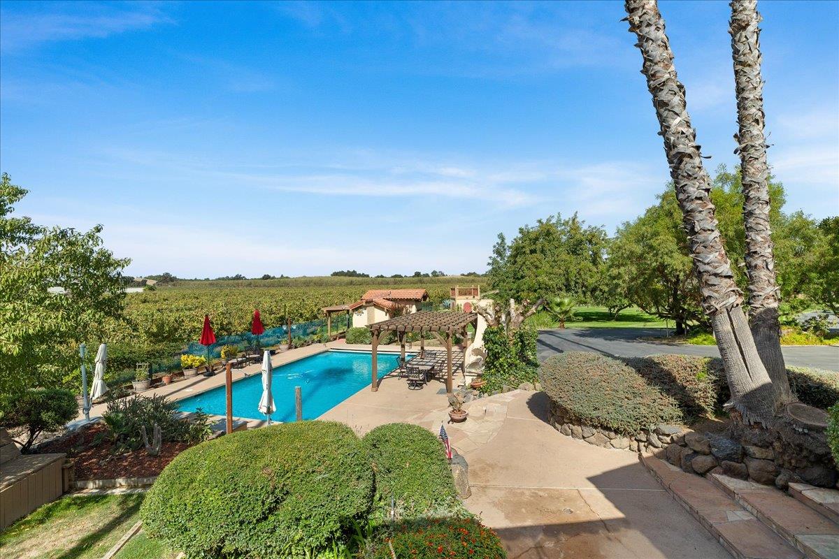 10722 Rawles Rd, Oakdale, CA 95361