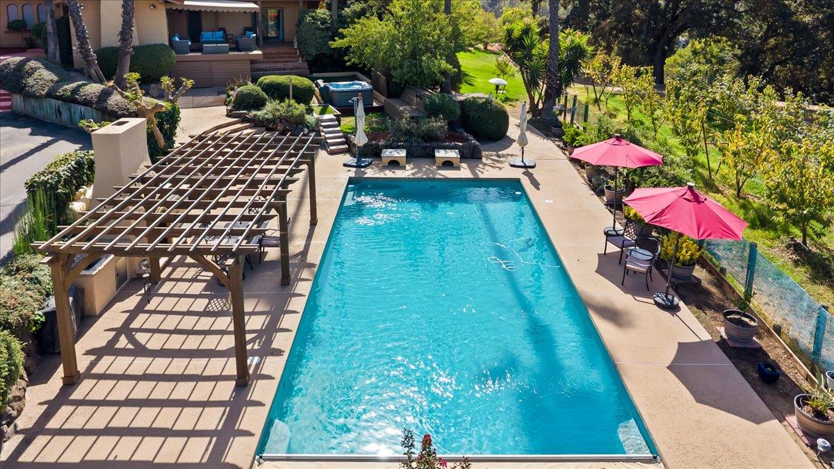 10722 Rawles Rd, Oakdale, CA 95361