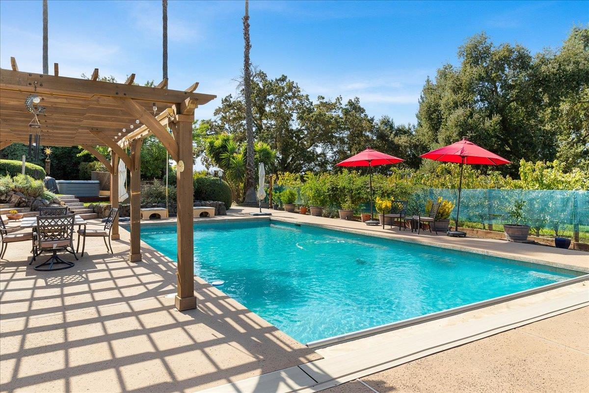 10722 Rawles Rd, Oakdale, CA 95361
