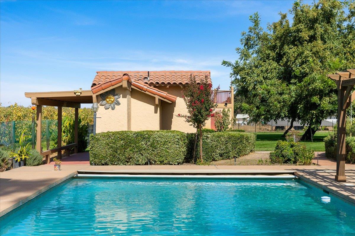 10722 Rawles Rd, Oakdale, CA 95361