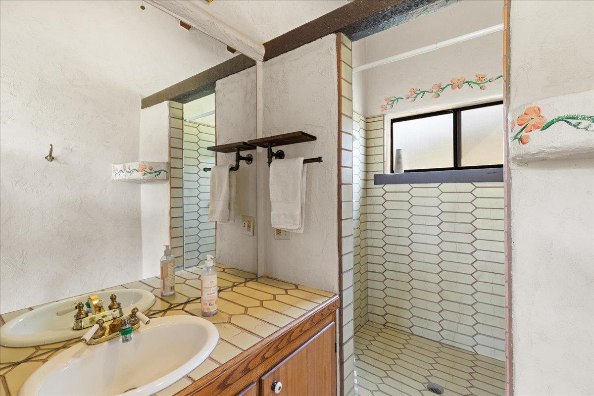 10722 Rawles Rd, Oakdale, CA 95361