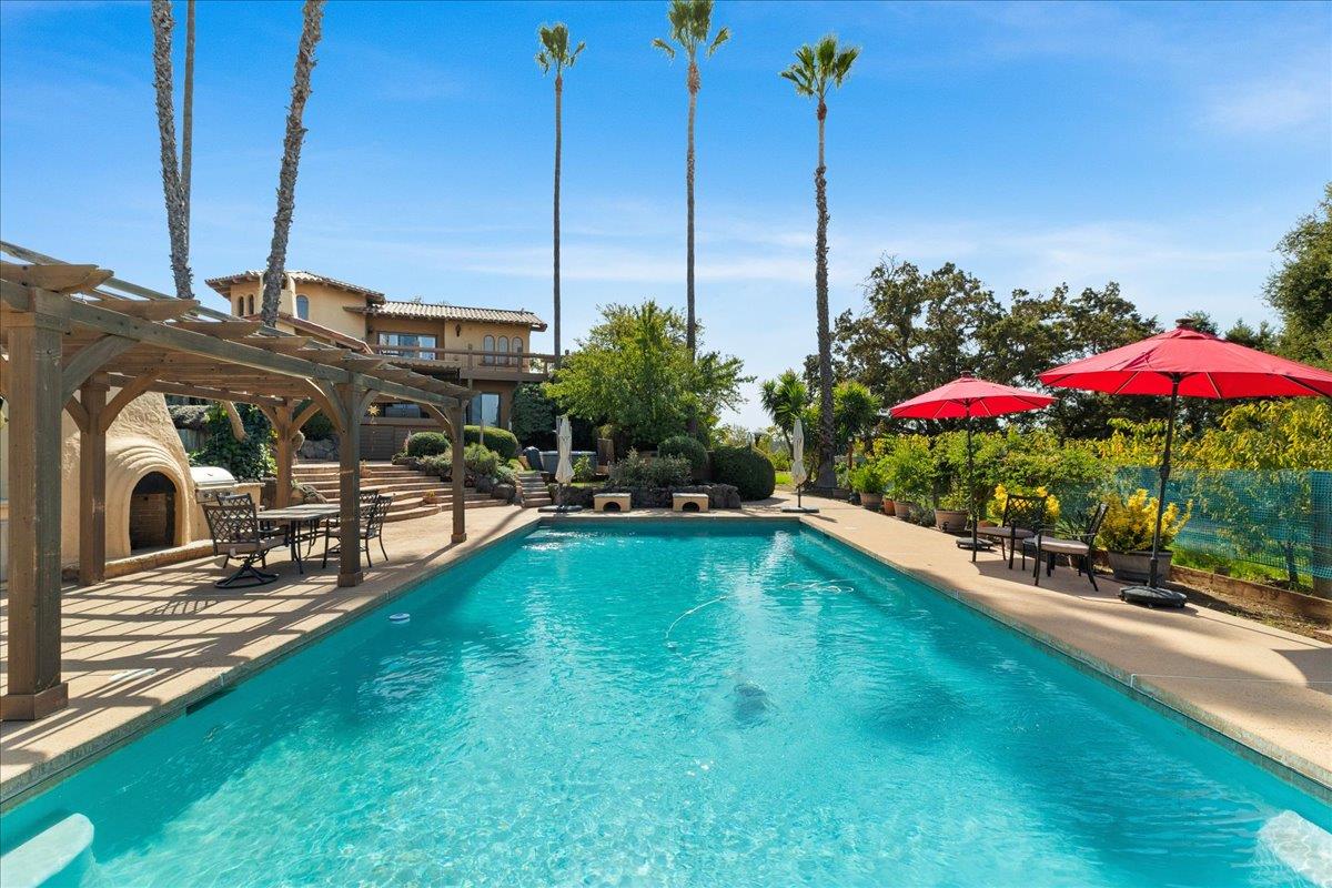 10722 Rawles Rd, Oakdale, CA 95361