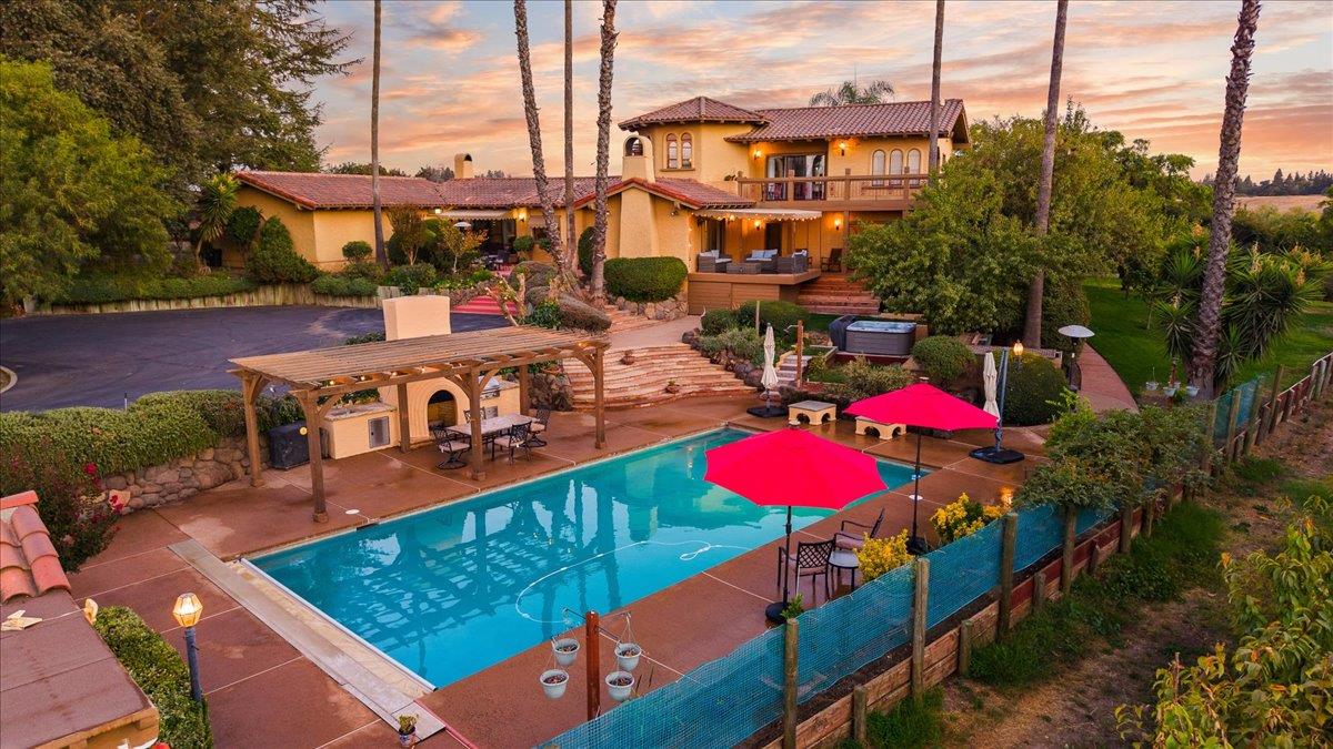 10722 Rawles Rd, Oakdale, CA 95361