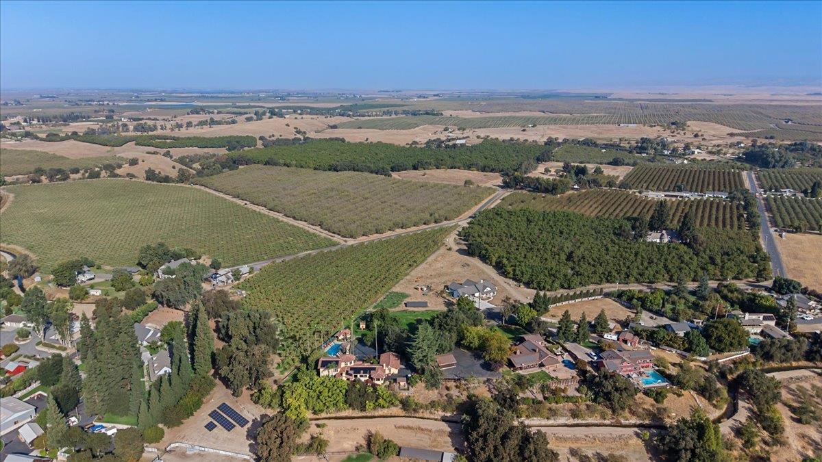 10722 Rawles Rd, Oakdale, CA 95361