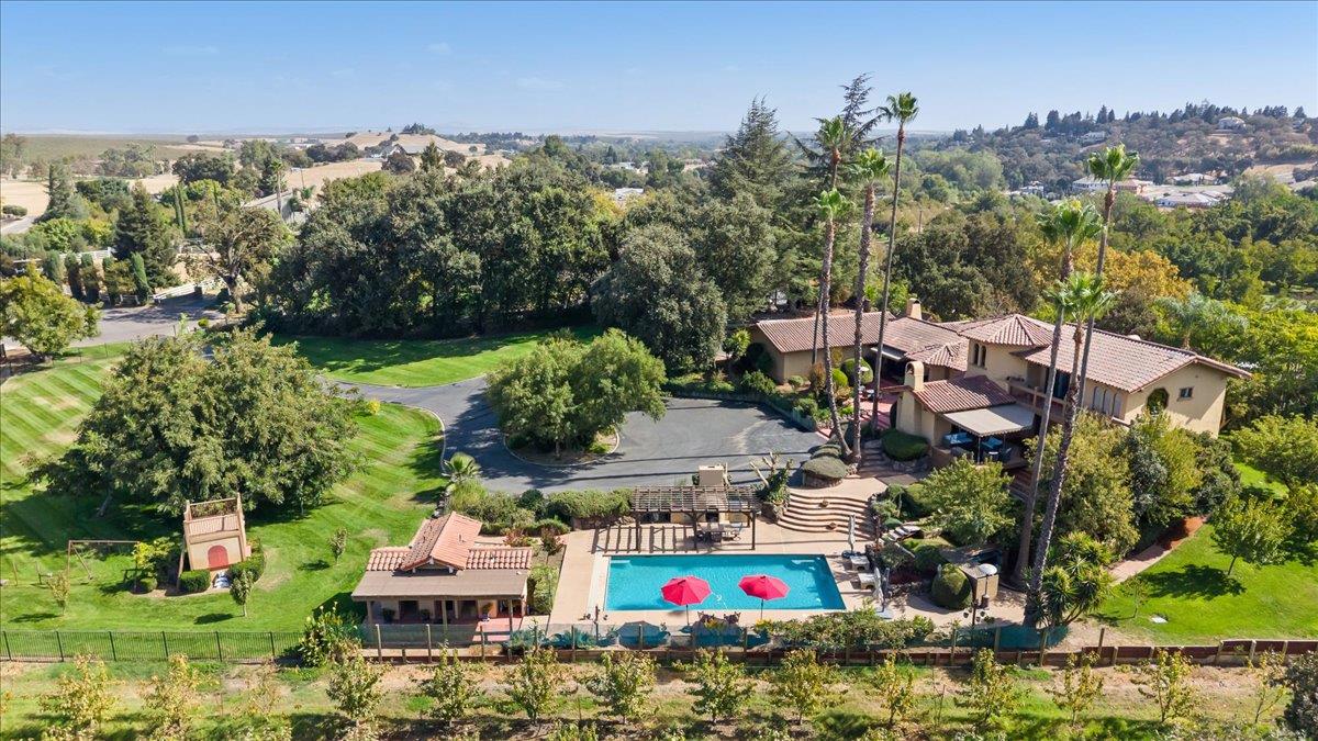 10722 Rawles Rd, Oakdale, CA 95361