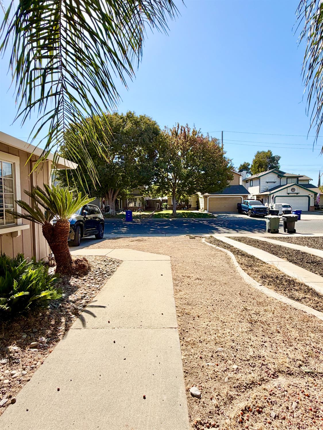 2609 Beatrice LN, Modesto, CA 95355