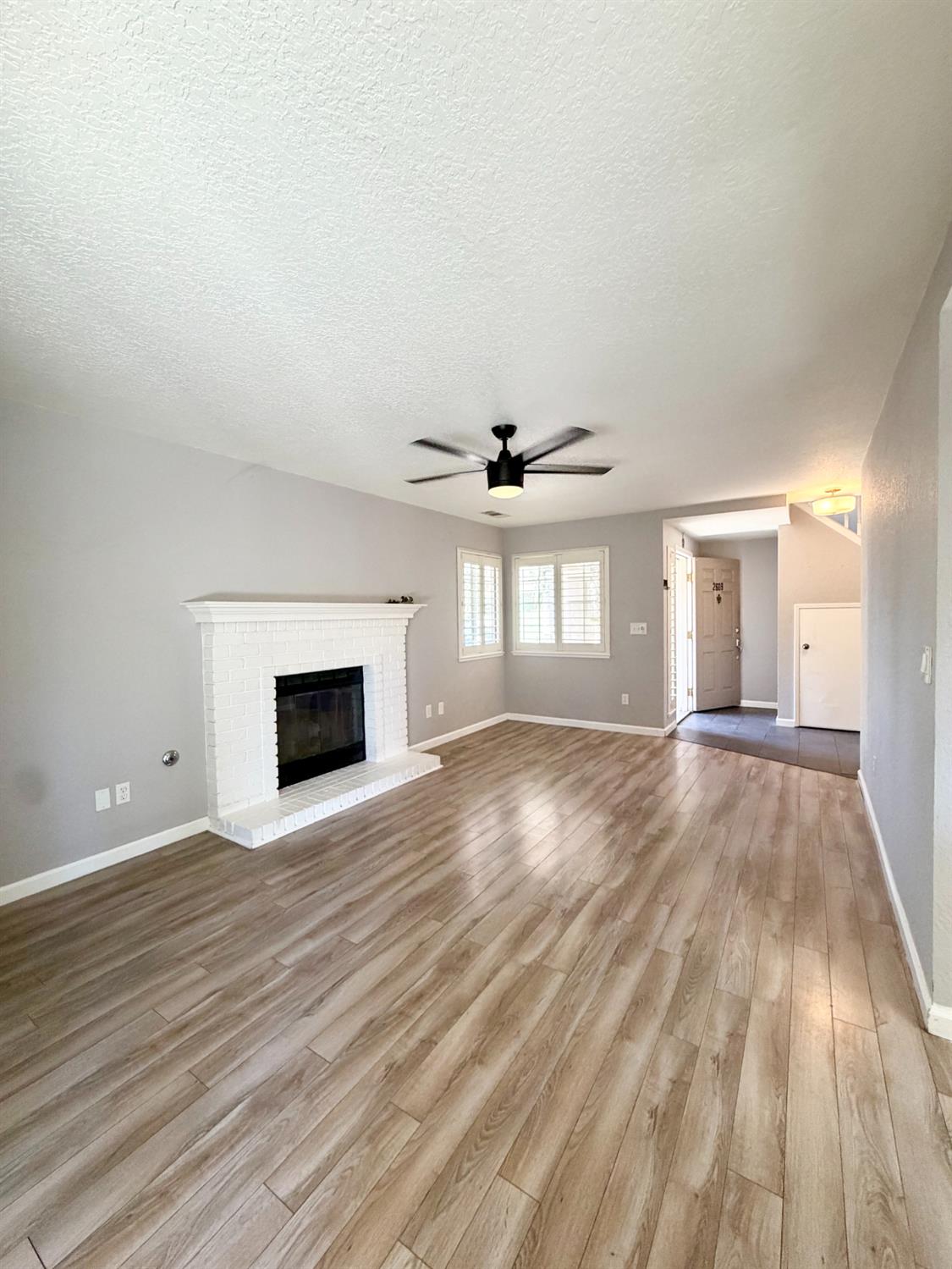 2609 Beatrice LN, Modesto, CA 95355