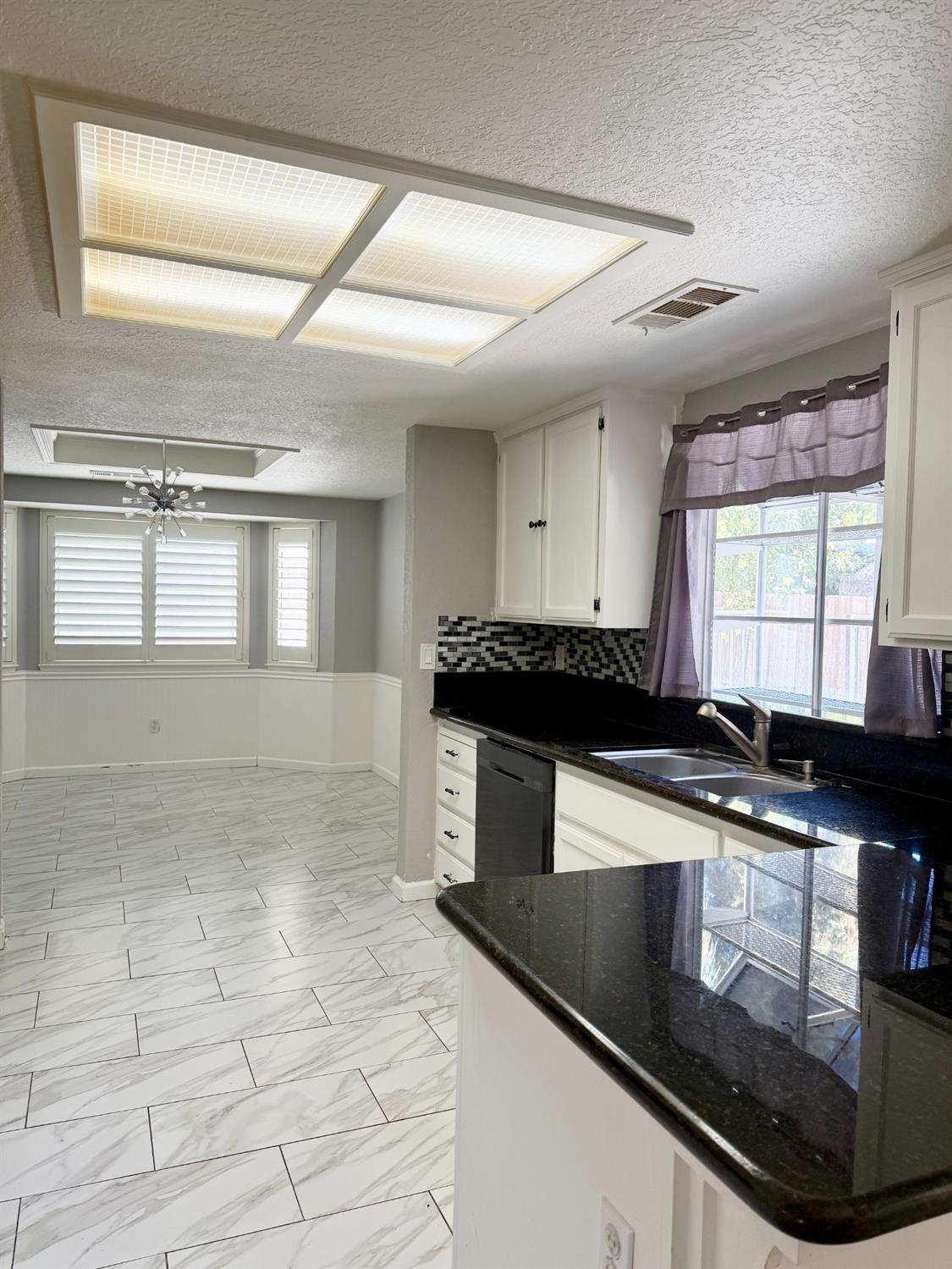 2609 Beatrice LN, Modesto, CA 95355