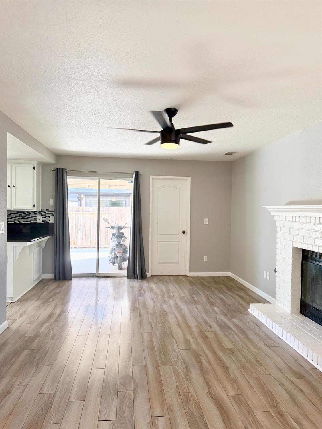 2609 Beatrice LN, Modesto, CA 95355