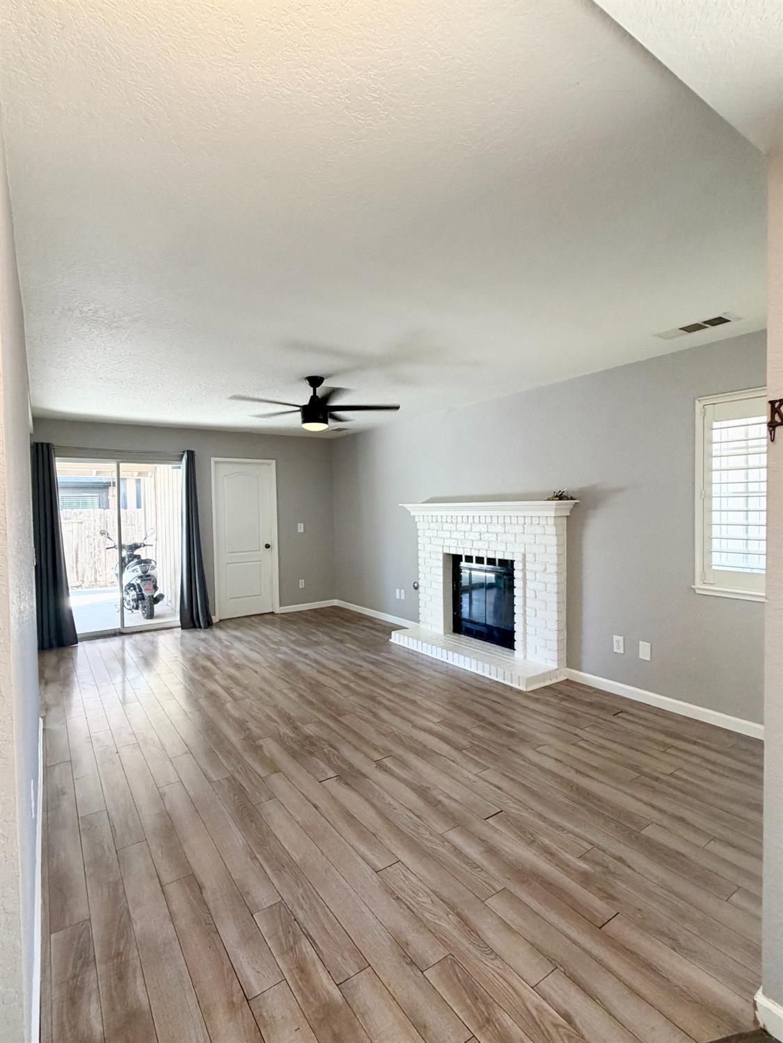 2609 Beatrice LN, Modesto, CA 95355