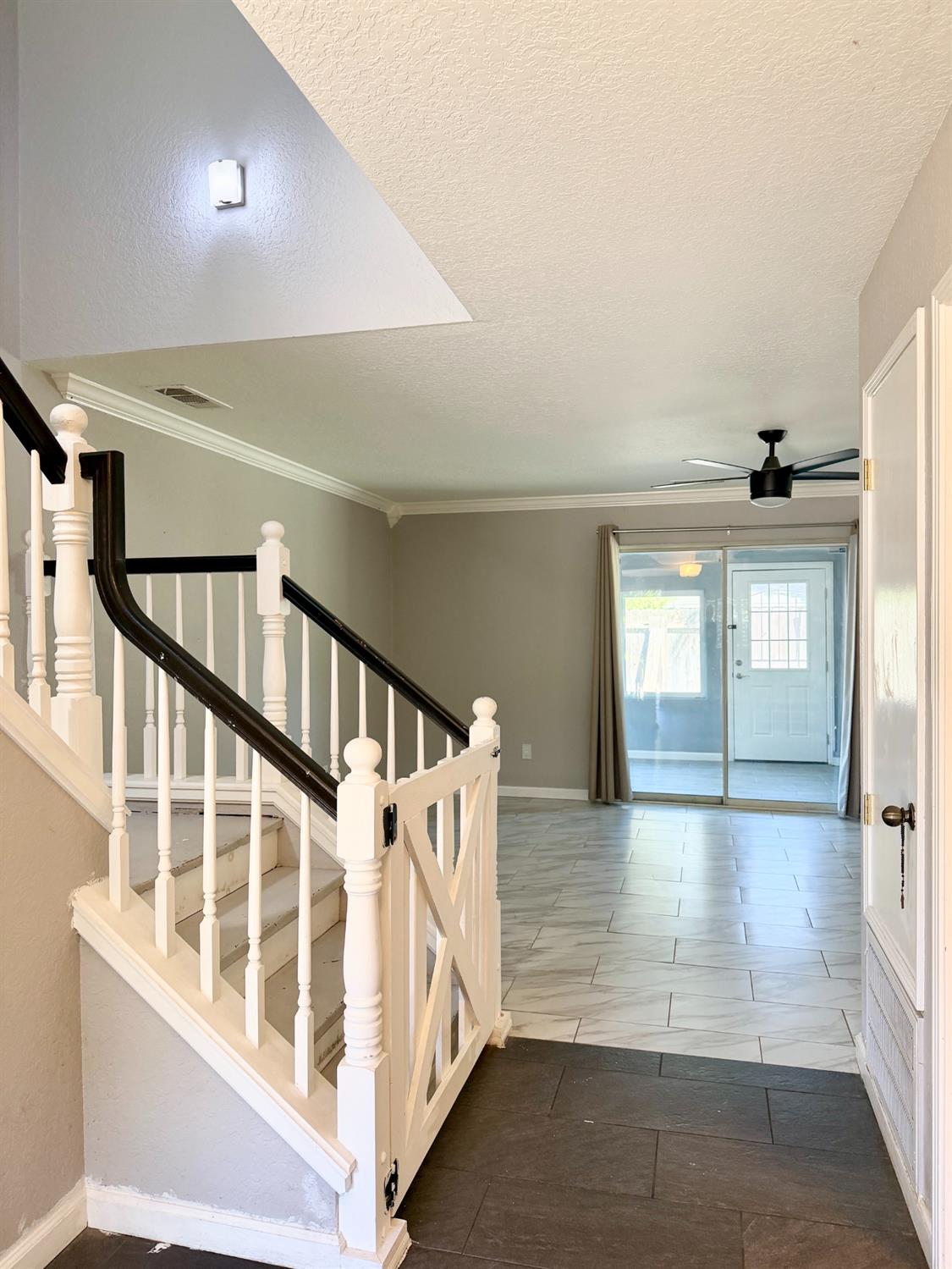 2609 Beatrice LN, Modesto, CA 95355