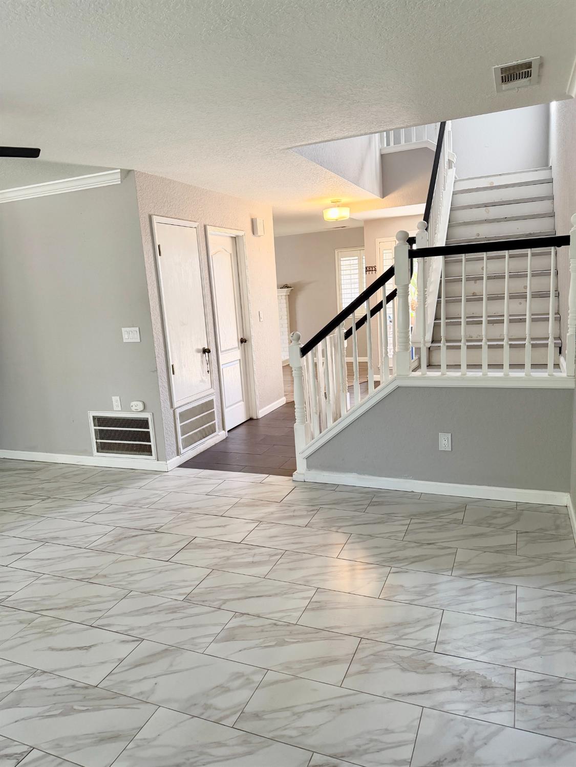 2609 Beatrice LN, Modesto, CA 95355