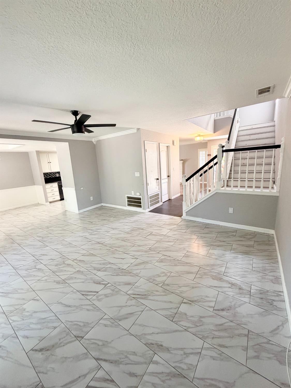 2609 Beatrice LN, Modesto, CA 95355