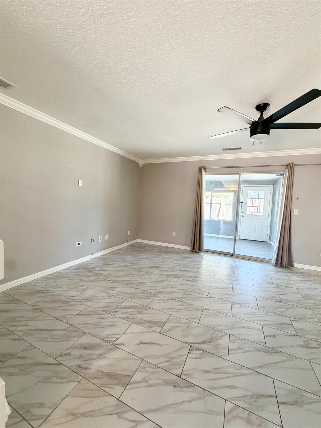 2609 Beatrice LN, Modesto, CA 95355