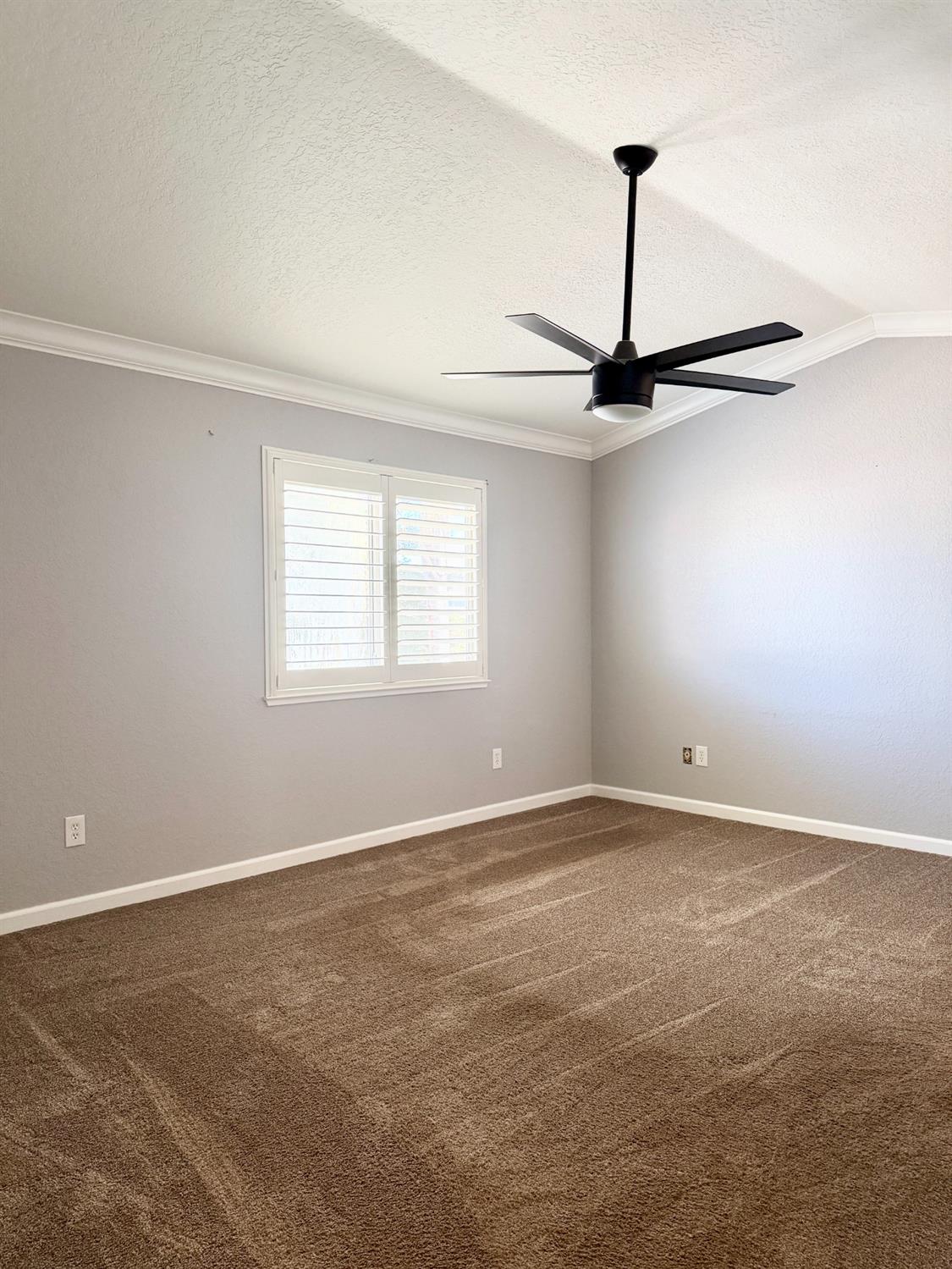 2609 Beatrice LN, Modesto, CA 95355