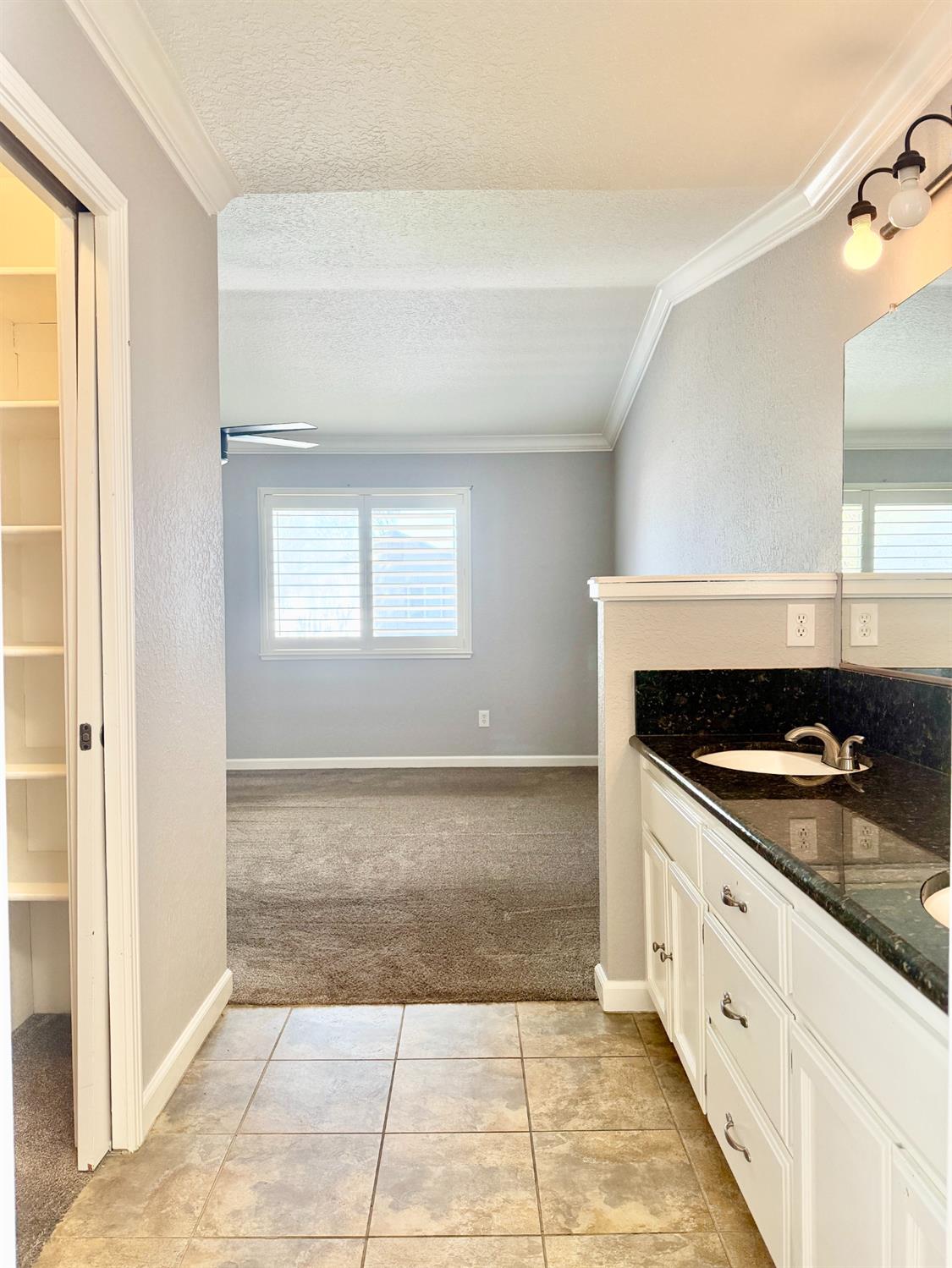 2609 Beatrice LN, Modesto, CA 95355