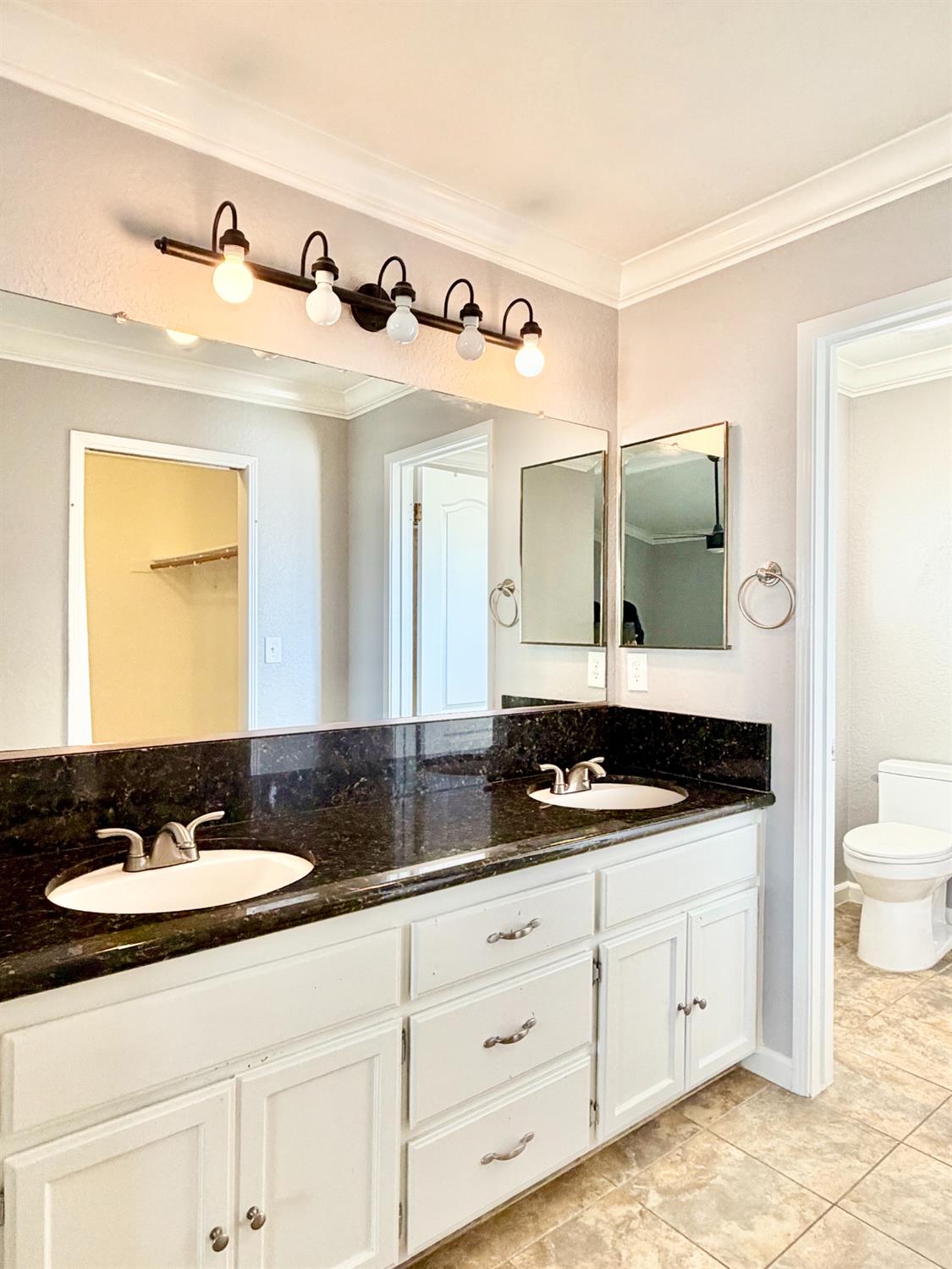 2609 Beatrice LN, Modesto, CA 95355