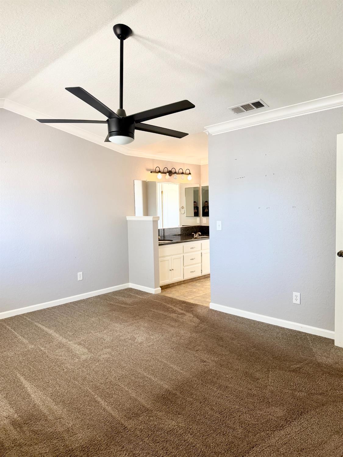 2609 Beatrice LN, Modesto, CA 95355
